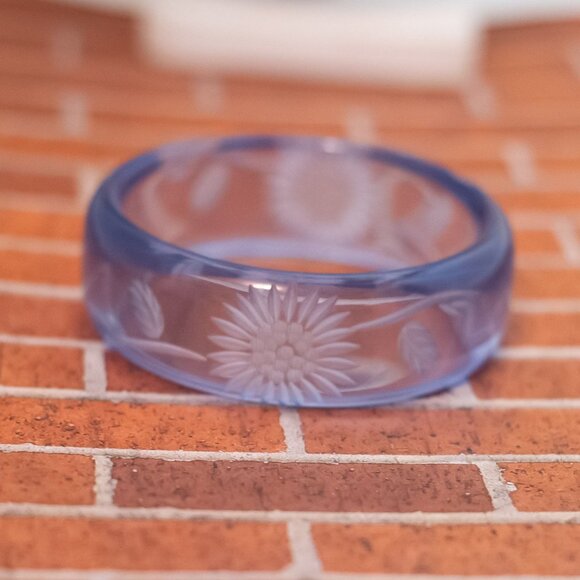 7 inch, Vintage Clear Blue Plastic Stylish Floral Bangle - WX9 - Picture 1 of 3